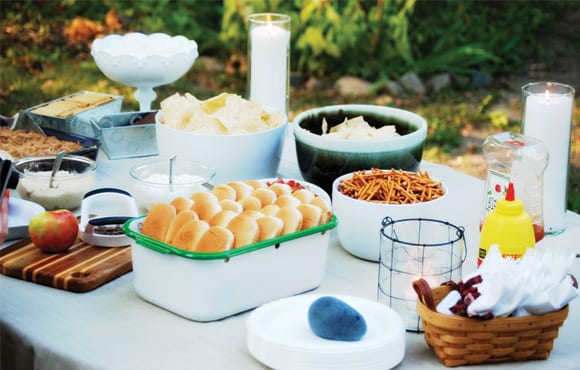 backyard-party-hotdog-station backyard-party-hotdog-station