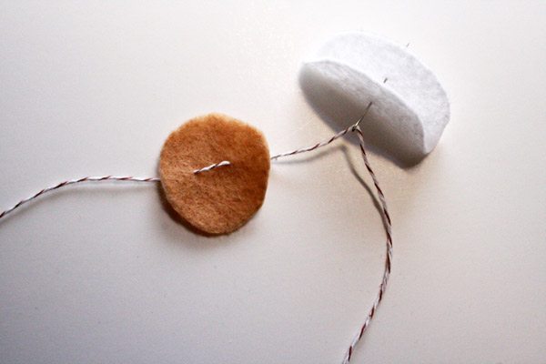 2-diy-felt-garland