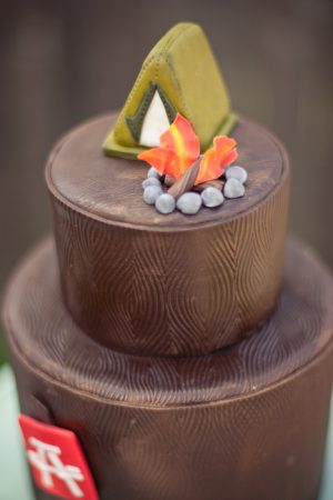camping-theme-cake