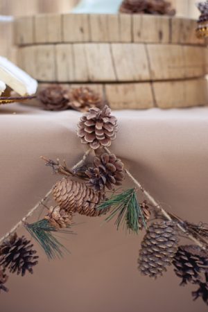 pinecone-garland