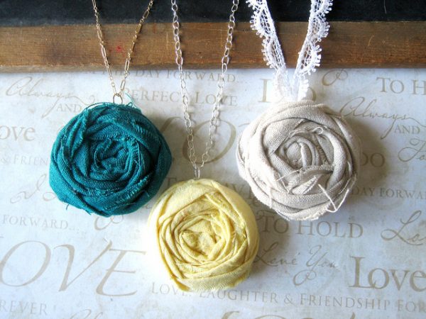 diy-flower-necklace