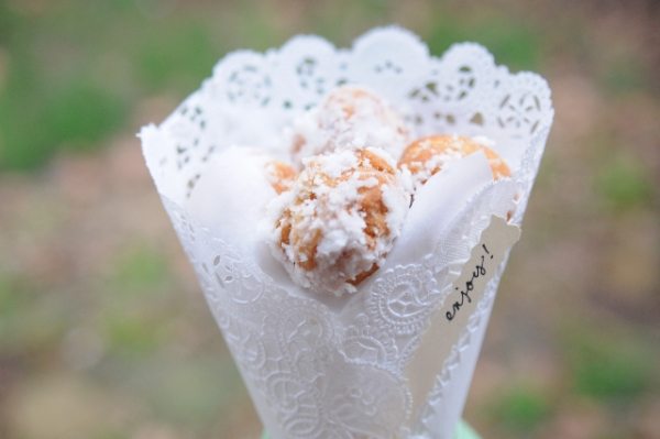 donut-hole-favors