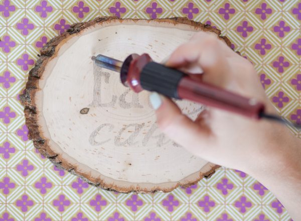 Woodburning9 DIY Inspiration: Rustic Table Signs 
