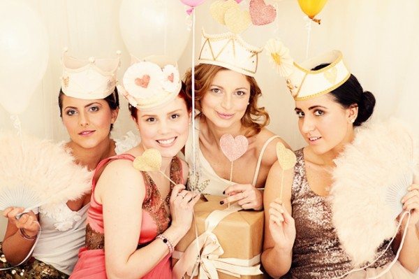 pink-glitter-bridal-shower-600x399