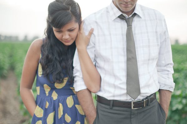 pretty-engagement-photo-ideas