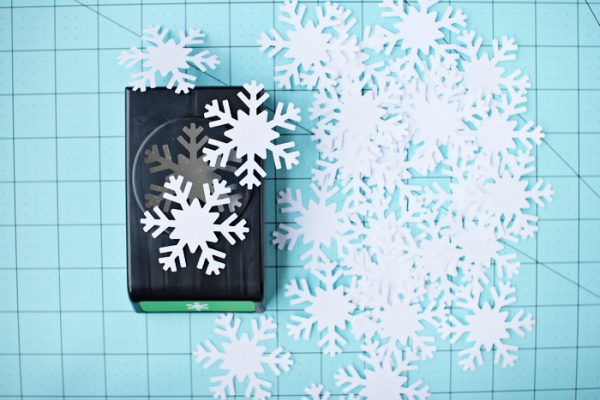 diy snowflake garland
