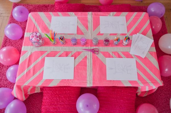 DIY-Neon-Pink-Kids-Valentines-Party-0003