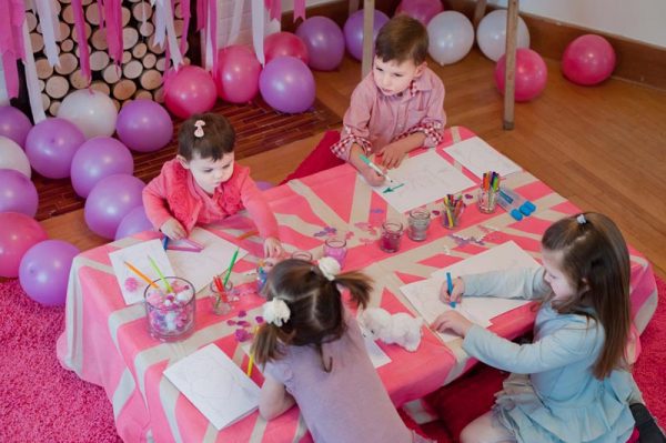DIY-Neon-Pink-Kids-Valentines-Party-0022