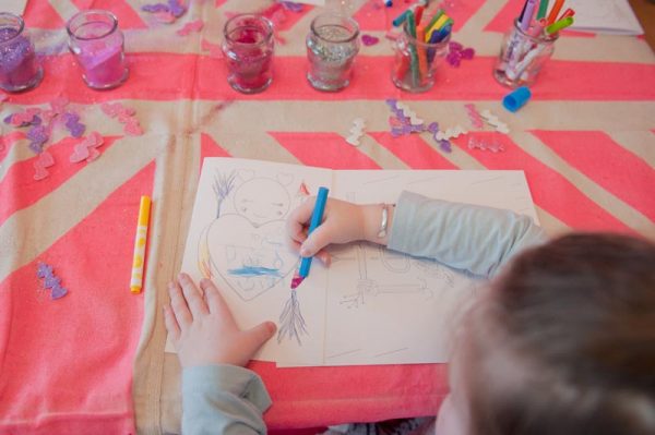 DIY-Neon-Pink-Kids-Valentines-Party-0023