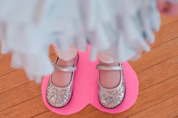 DIY-Neon-Pink-Kids-Valentines-Party-0061