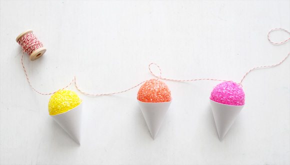 snowconegarlandattachtotwine