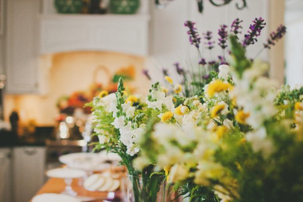 yellow-white-wedding-flowers