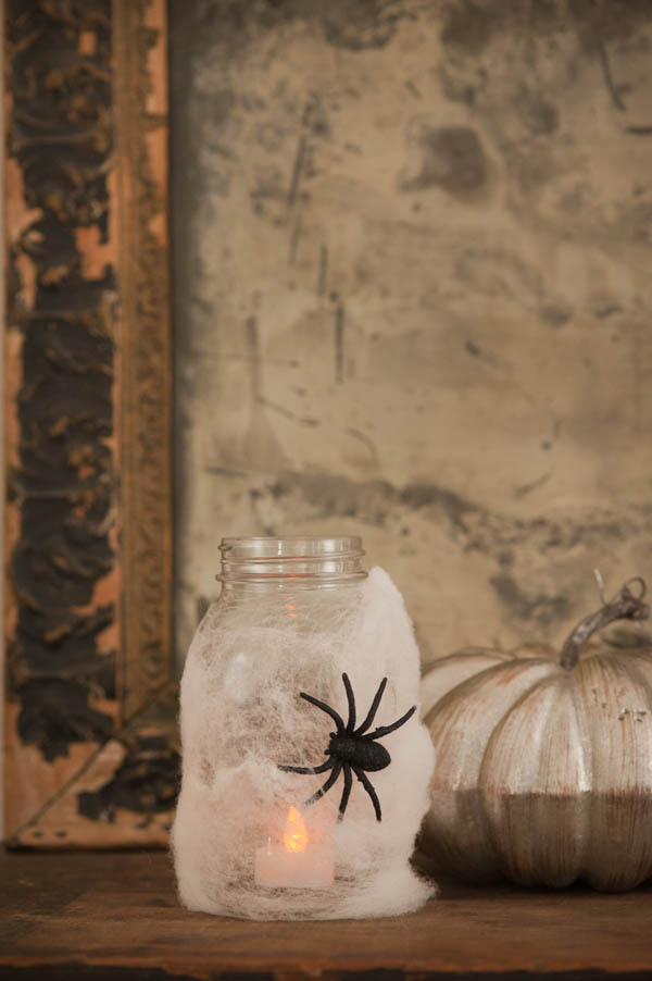 Halloween mason jar spider lanterns | The Sweetest Occasion Halloween mason jar spider lanterns | The Sweetest Occasion