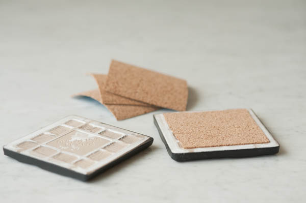 DIY chalkboard coasters by The Sweetest Occasion DIY chalkboard coasters by The Sweetest Occasion