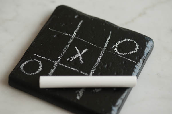 DIY chalkboard coasters by The Sweetest Occasion DIY chalkboard coasters by The Sweetest Occasion
