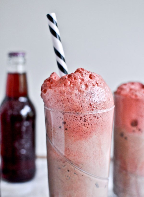 Dark chocolat bourbon cherry soda float | by How Sweet It Is via The Sweetest Occasion Dark chocolat bourbon cherry soda float | by How Sweet It Is via The Sweetest Occasion