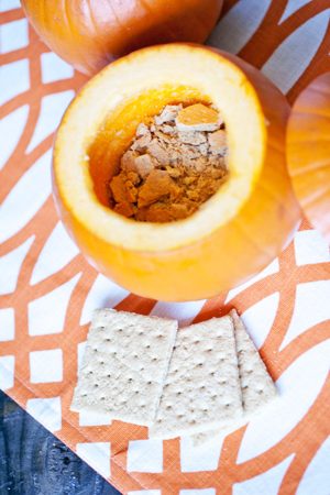 Pumpkin ice cream served in mini pumpkins | Sugar & Charm for The Sweetest Occasion Pumpkin ice cream served in mini pumpkins | Sugar & Charm for The Sweetest Occasion