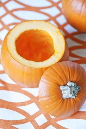 Pumpkin ice cream served in mini pumpkins | Sugar & Charm for The Sweetest Occasion Pumpkin ice cream served in mini pumpkins | Sugar & Charm for The Sweetest Occasion