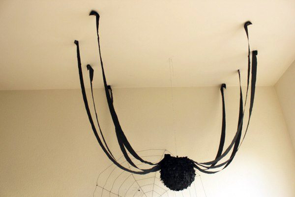 DIY fringe spider lanterns | by Hank + Hunt from The Sweetest Occasion DIY fringe spider lanterns | by Hank + Hunt from The Sweetest Occasion