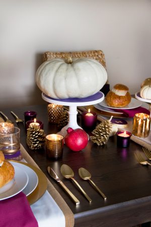 Golden Thanksgiving table setting ideas from Confetti Pop on The Sweetest Occasion