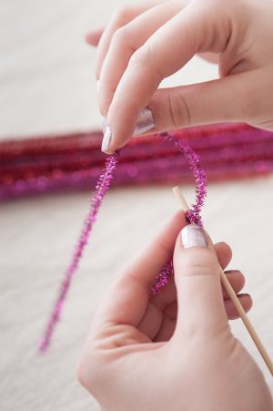 DIY pipe cleaner heart toppers from The Sweetest Occasion DIY pipe cleaner heart toppers from The Sweetest Occasion