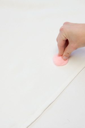 DIY pom pom tablecloth by Studio DIY for The Sweetest Occasion DIY pom pom tablecloth by Studio DIY for The Sweetest Occasion